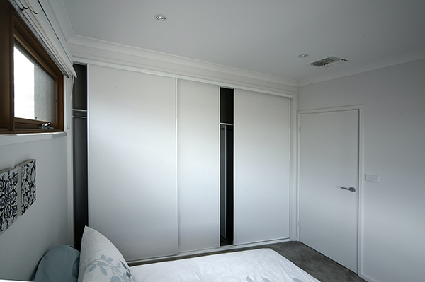 Sliding robe outlet doors